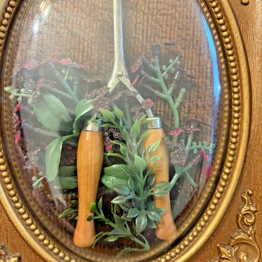 Vintage Picture Frame Gold Faux Wood Baroque Victorian Botanical Display